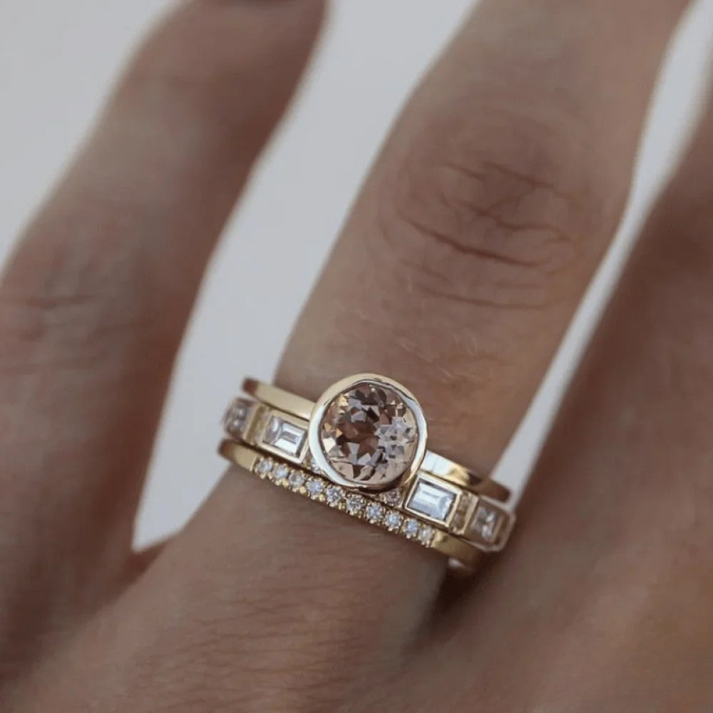 Elegant Krystalguldring med Indlæg.
