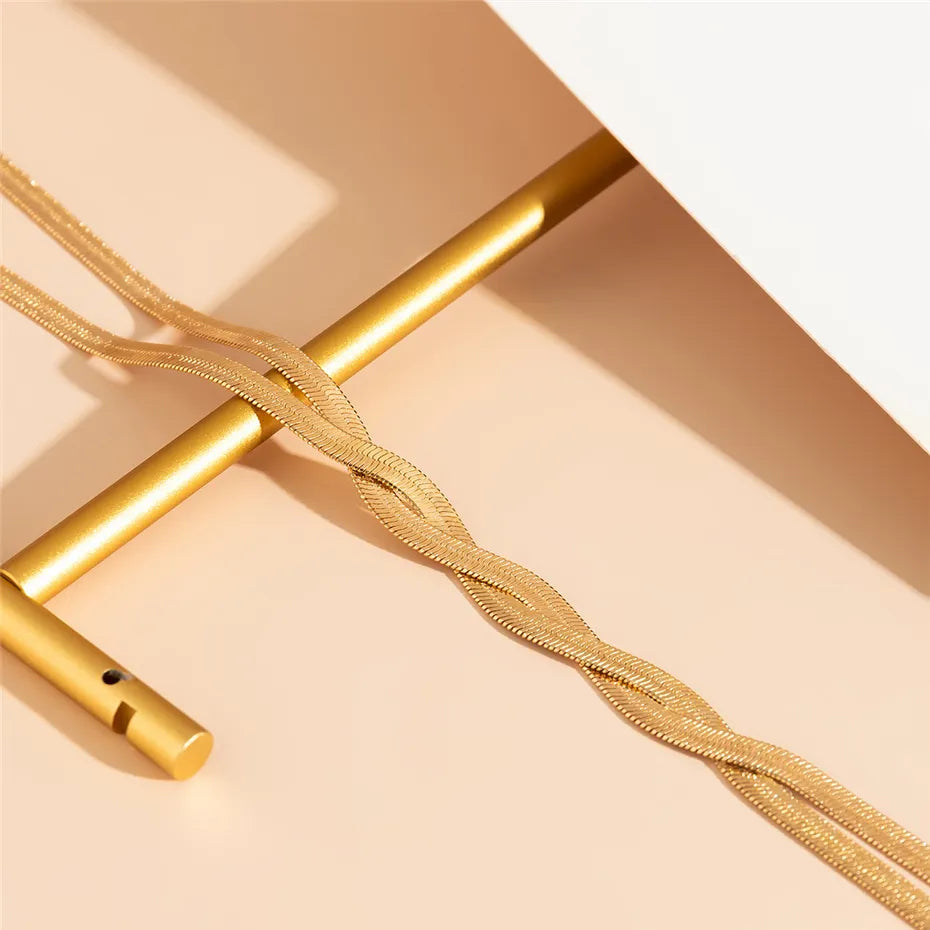 Elegant lang halskæde med justerbart slangemønster-design